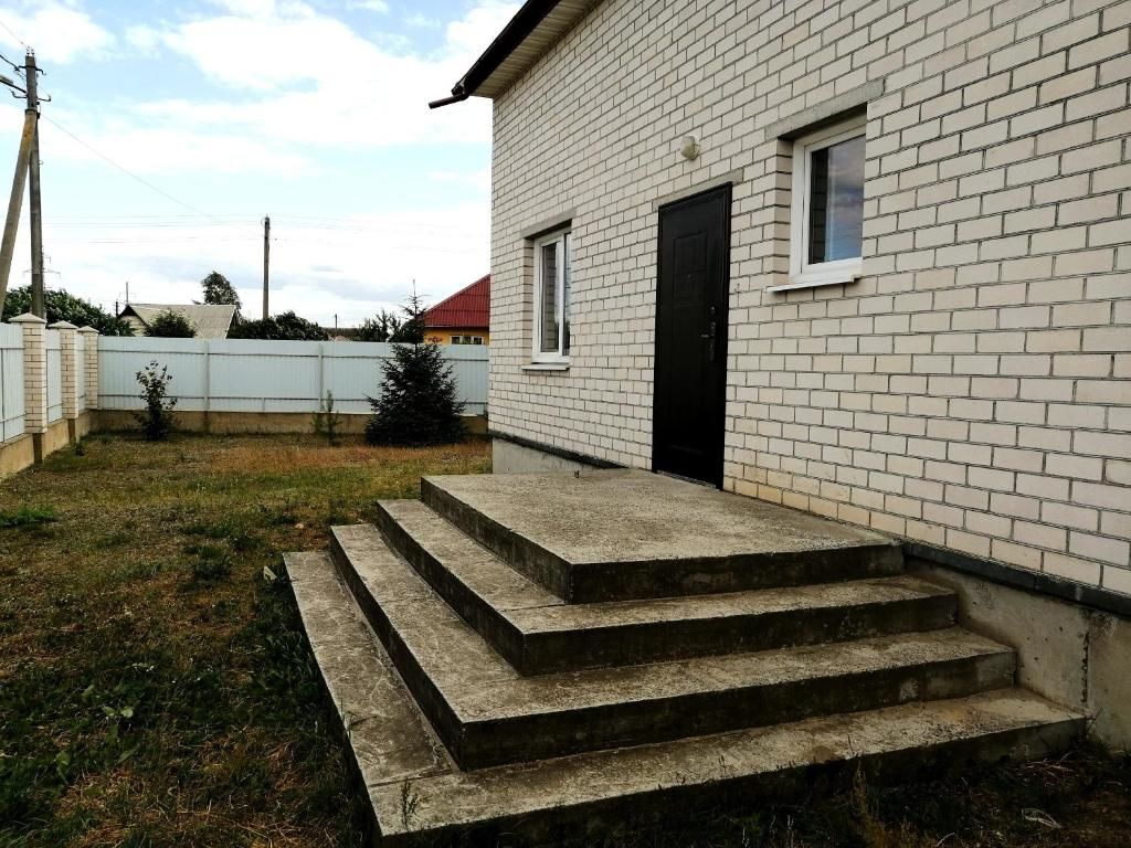 Гостевой дом Cottage at Utrennyaya Street Брест-75
