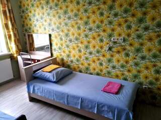 Гостевой дом Cottage at Utrennyaya Street Брест Трехместный номер-1