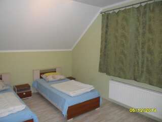 Гостевой дом Cottage at Utrennyaya Street Брест Трехместный номер-7