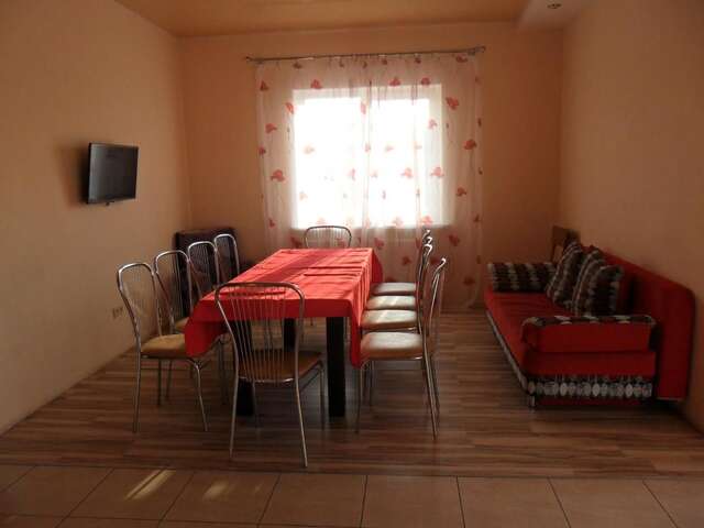 Гостевой дом Cottage at Utrennyaya Street Брест-35