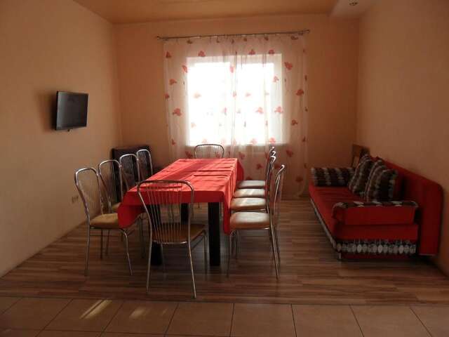 Гостевой дом Cottage at Utrennyaya Street Брест-54